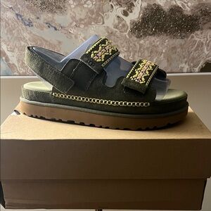 UGG Goldenstar Heritage platform sandals